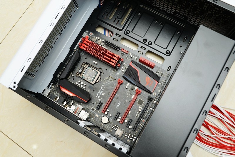 玩结构玩水冷也玩走线，先马坦克装机！