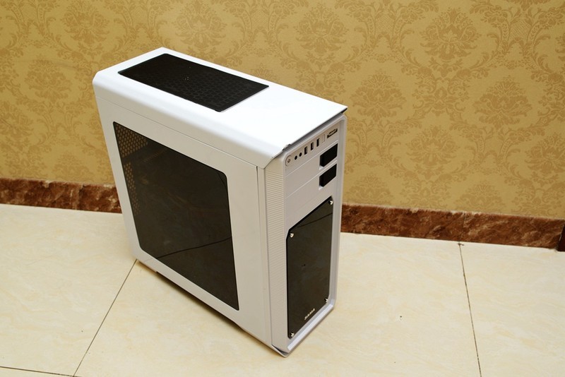 玩结构玩水冷也玩走线，先马坦克装机！