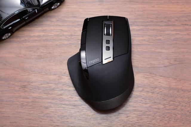 你的Qi无线充电器也能为鼠标充电了，雷柏MT750pro来了
