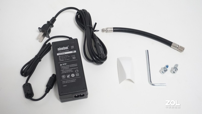 骑行代步通勤，我是这条街最靓的仔--Ninebot mini平衡车