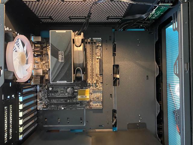 生活需要光污染，霸气需要侧透，双侧透机箱安钛克NX1000装机