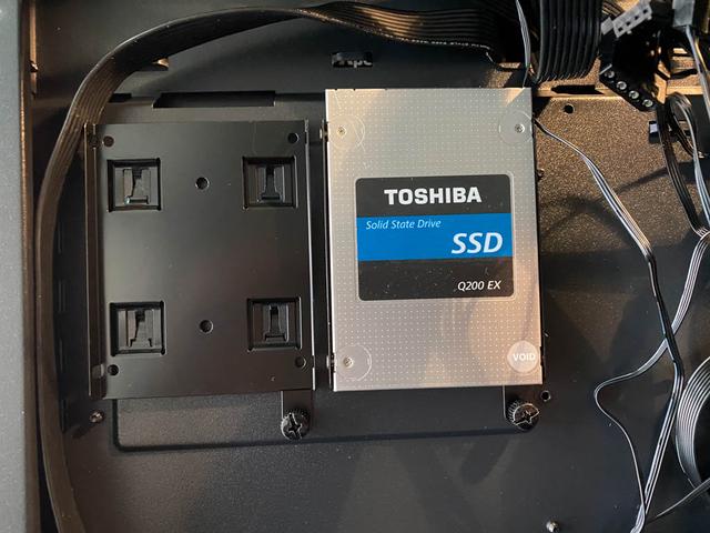 生活需要光污染，霸气需要侧透，双侧透机箱安钛克NX1000装机