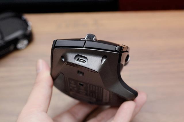 你的Qi无线充电器也能为鼠标充电了，雷柏MT750pro来了