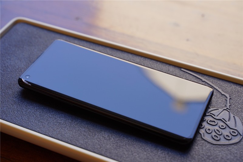 【一加8Pro】最极致的旗舰，却有些不像我爱的一加