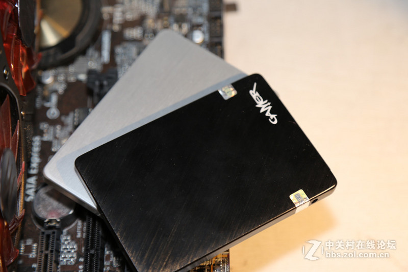 超大容量SSD来袭，GAMER 960SSD性能测试