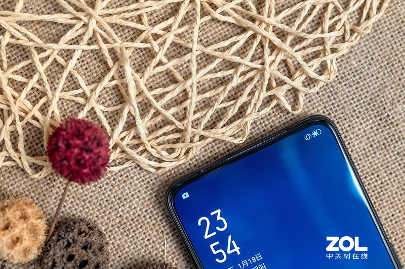 配置高端，凭实力搅局---“敢越级”的手机realme X体验