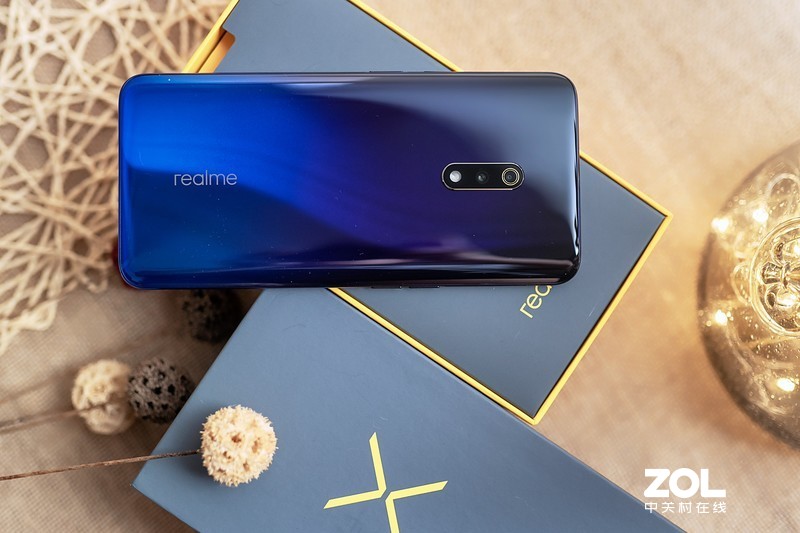 配置高端，凭实力搅局---“敢越级”的手机realme X体验