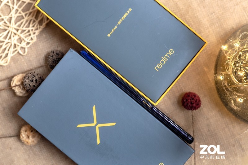 配置高端，凭实力搅局---“敢越级”的手机realme X体验