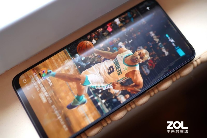 配置高端，凭实力搅局---“敢越级”的手机realme X体验