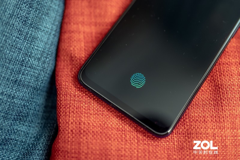 配置高端，凭实力搅局---“敢越级”的手机realme X体验