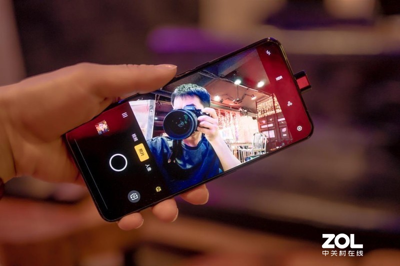 配置高端，凭实力搅局---“敢越级”的手机realme X体验