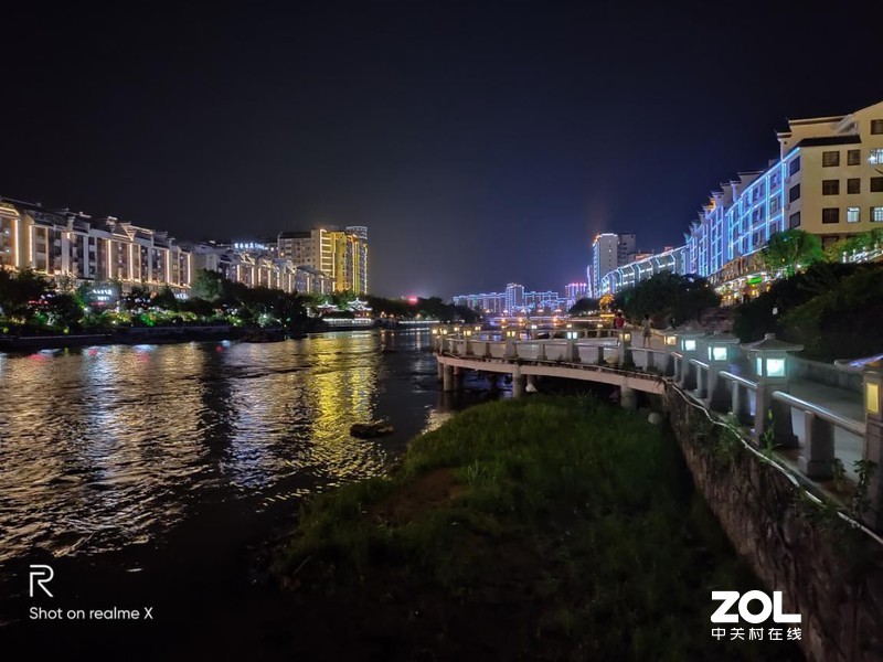 配置高端，凭实力搅局---“敢越级”的手机realme X体验