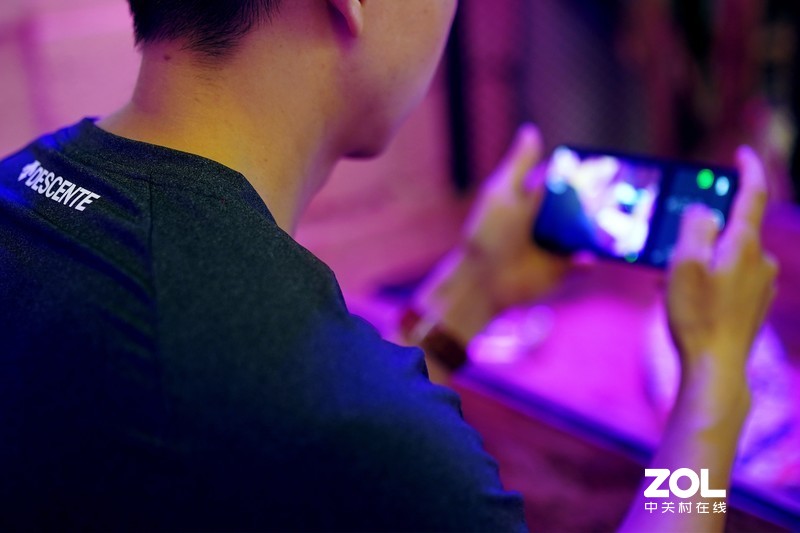 配置高端，凭实力搅局---“敢越级”的手机realme X体验