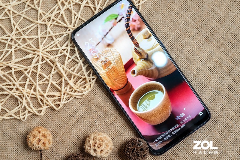 配置高端，凭实力搅局---“敢越级”的手机realme X体验