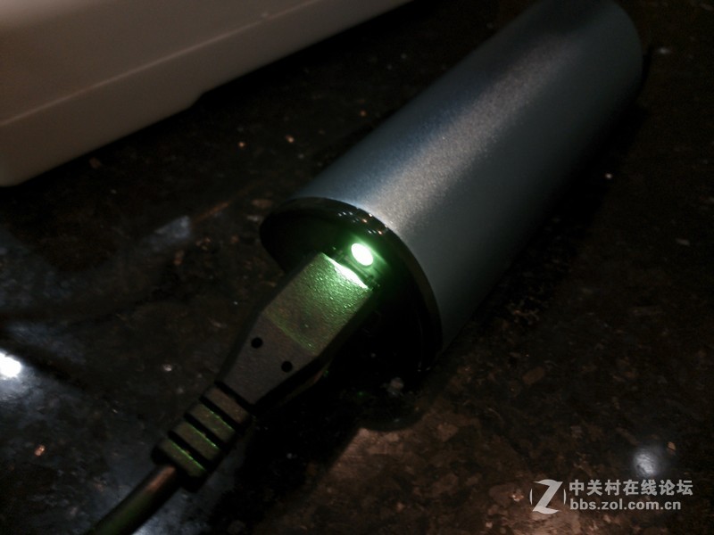 【飞毛腿移动电源】开机图+实用