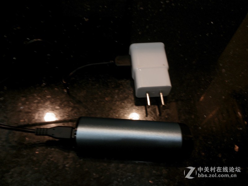 【飞毛腿移动电源】开机图+实用