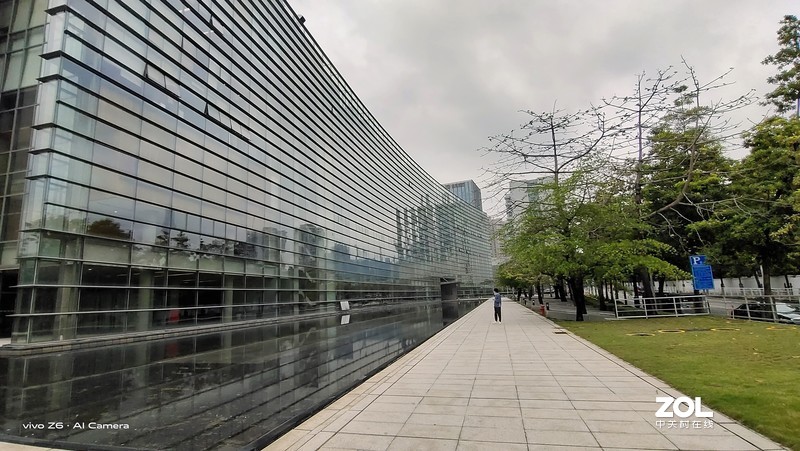 5G手机做到两千元，vivo z6颜值与性能兼具吗？