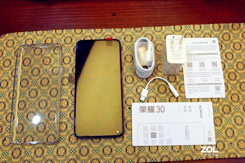 三千档带潜望式镜头的“中杯”旗舰香吗—荣耀30初体验