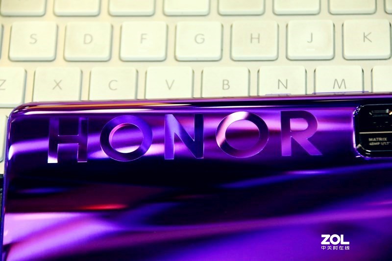 三千档带潜望式镜头的“中杯”旗舰香吗—荣耀30初体验