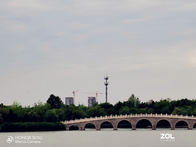 三千档带潜望式镜头的“中杯”旗舰香吗—荣耀30初体验