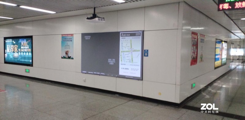 昆明地铁黑科技崛起，你的广告被我承包了！