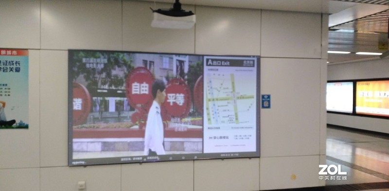 昆明地铁黑科技崛起，你的广告被我承包了！