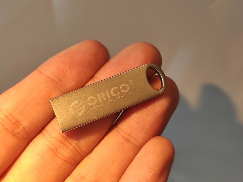 雾化炫白、魔力四射Orico读卡器兼金属质感、厚重满满优盘
