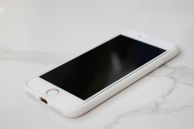 种草！这款 iPhone 液态硅胶手机壳手感不输官网 保护更周全