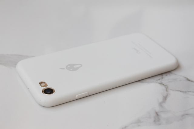 种草！这款 iPhone 液态硅胶手机壳手感不输官网 保护更周全