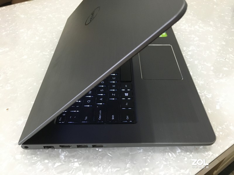 卖了－－－－－6代i7价实惠 金属拉丝面板，办公做图不错，也能玩很多游戏