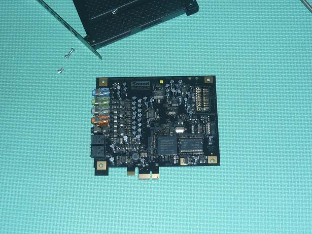 到货一批创新 SB0886 PCI-E 汰金版声卡 降价处理包邮送光纤线