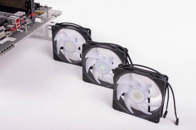 酷冷至尊新冰神B360水冷散热器评测，超频CPU被压制到70℃