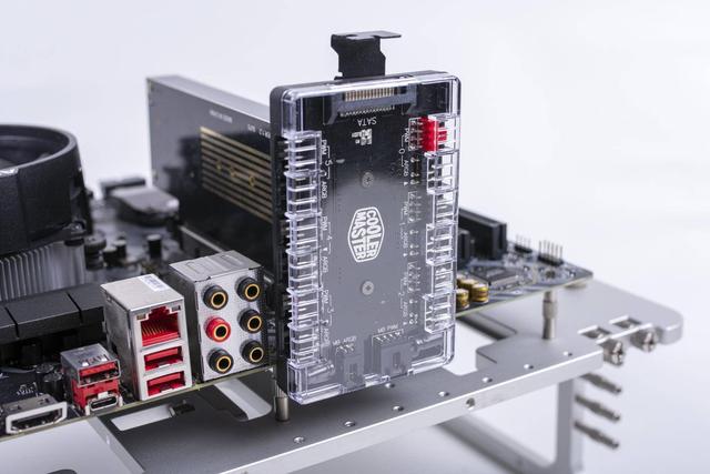 酷冷至尊新冰神B360水冷散热器评测，超频CPU被压制到70℃