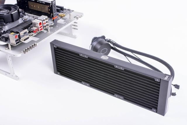酷冷至尊新冰神B360水冷散热器评测，超频CPU被压制到70℃