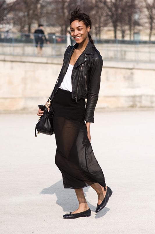 美女的日常：让透薄纱裙随风飘扬！