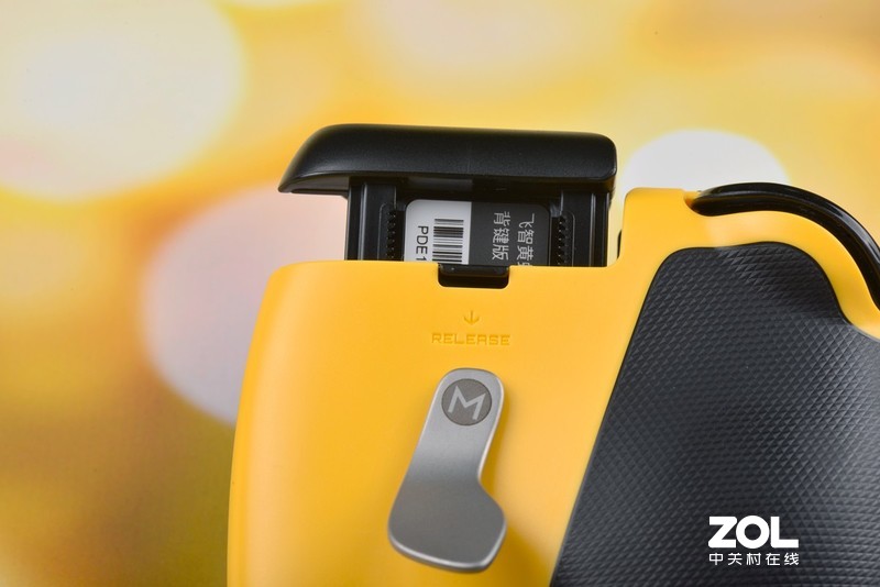 不要断触要一触即发，飞智黄蜂2单手手柄吃鸡稳