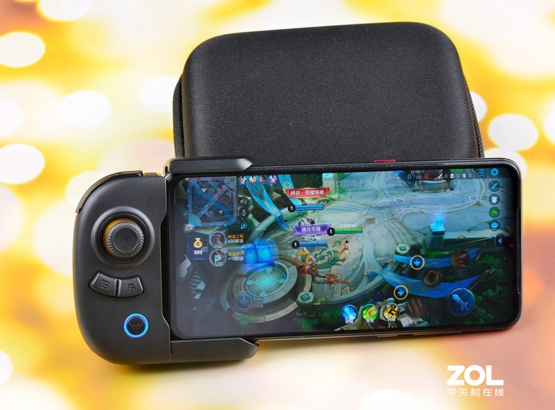 不要断触要一触即发，飞智黄蜂2单手手柄吃鸡稳