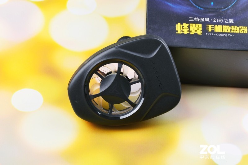 不要断触要一触即发，飞智黄蜂2单手手柄吃鸡稳