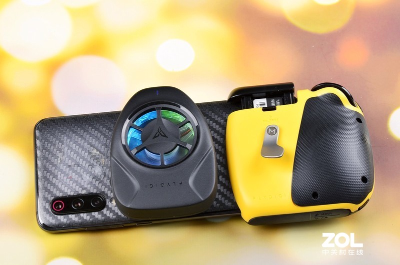 不要断触要一触即发，飞智黄蜂2单手手柄吃鸡稳