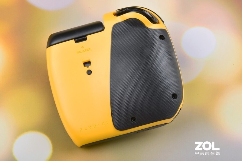 不要断触要一触即发，飞智黄蜂2单手手柄吃鸡稳