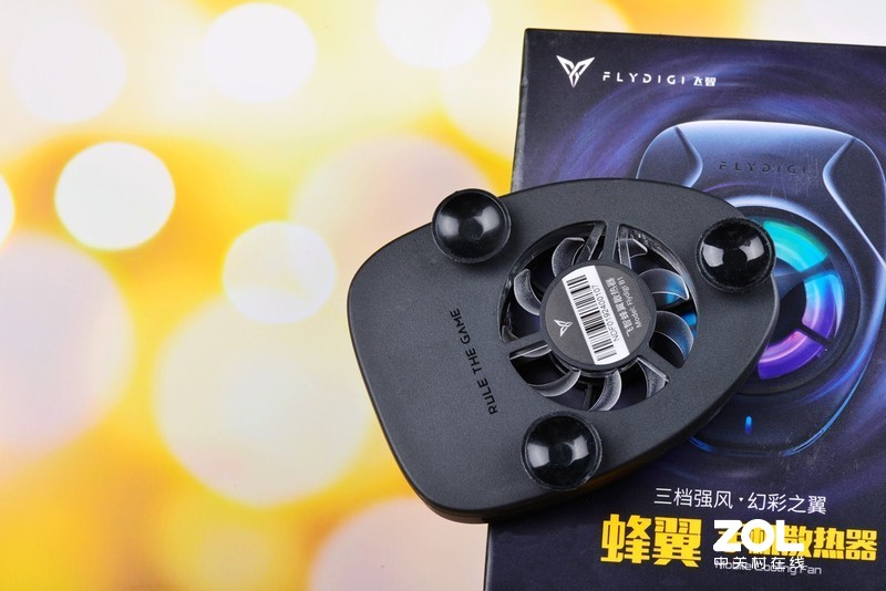 不要断触要一触即发，飞智黄蜂2单手手柄吃鸡稳