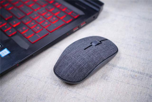 布艺鼠标的新风尚，唯美设计的新起点--雷柏M200Plus分享