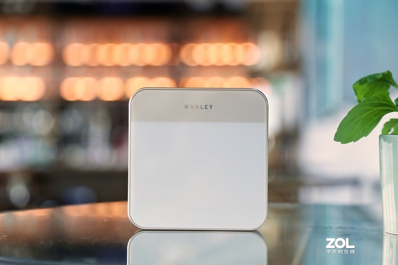 便携为王！手掌上的移动巨幕影院，微鲸E2 Plus上手体验