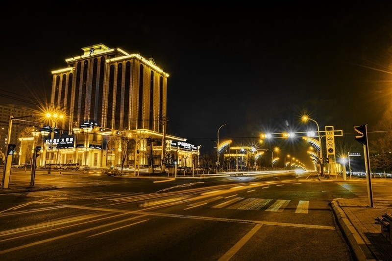 小城春节的夜晚