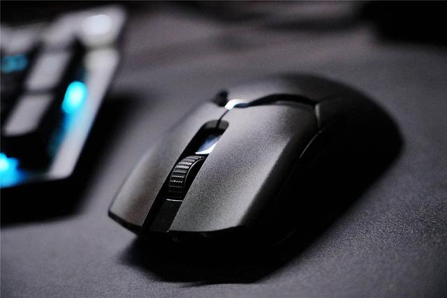 生而全能，让游戏体验更加纯粹--雷蛇毒蝰终极版电竞鼠标