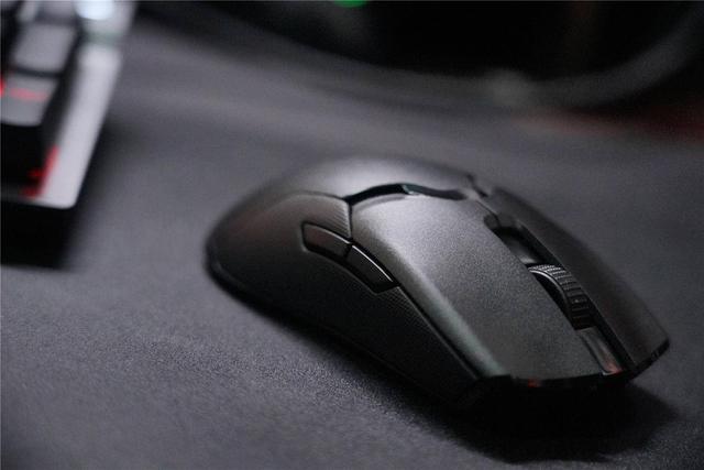 生而全能，让游戏体验更加纯粹--雷蛇毒蝰终极版电竞鼠标