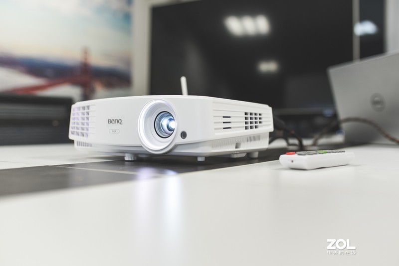 打破传统投影仪“拖后腿”的现象，明基E500投影仪才能更好玩转会议室