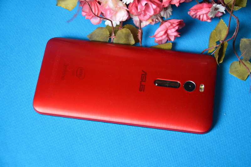 华硕ZenFone2，骚红把我陶醉了！