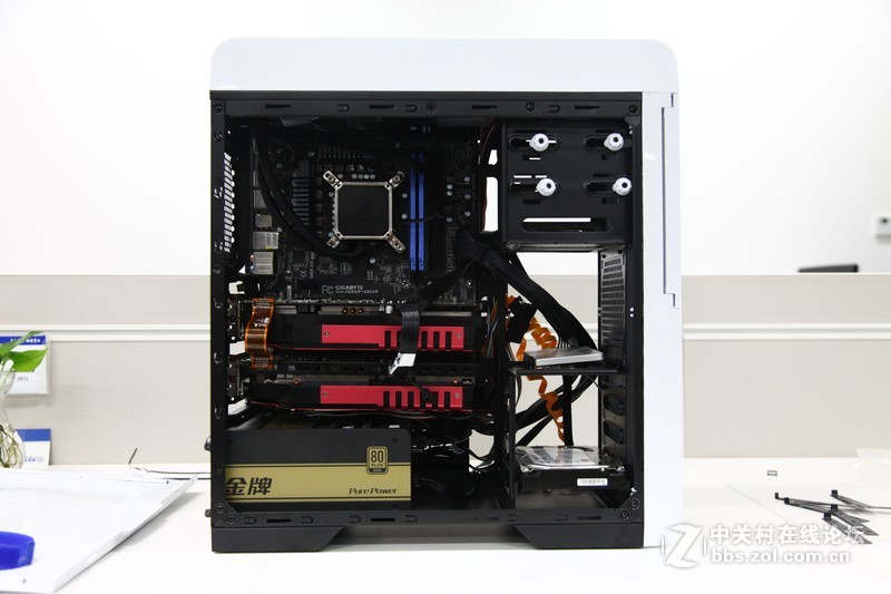 【周末齐搞机】GAMEMAX碳60+24K金牌750W+GTX960SLI作业报告