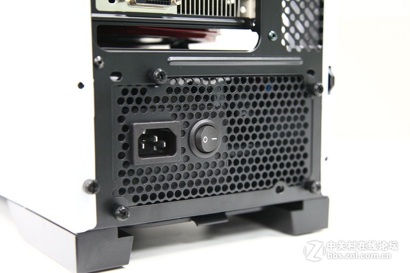 【周末齐搞机】GAMEMAX碳60+24K金牌750W+GTX960SLI作业报告